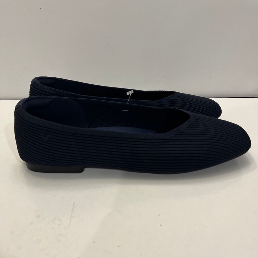 Square-Toe V-Cut Flats (Margot 2.0)